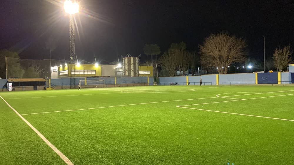 Nueva iluminación LED para el estadio de fútbol 7 Antonio de los Santos, Roque en Gines por Galgoluz
